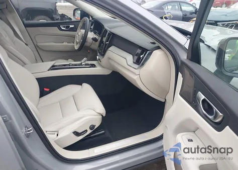 2025 Volvo Xc60 Plug-In Hybrid Ultra, T8 Awd Electric/Gasoline, Dark из США, поврежденный, VIN YV4H60RM7S1138667